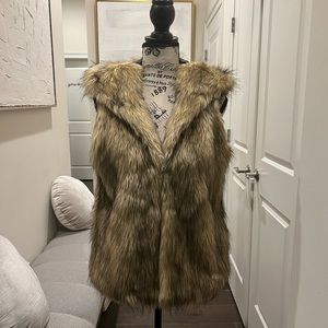 Willi Smith faux fur vest, size medium. Excellent condition.
